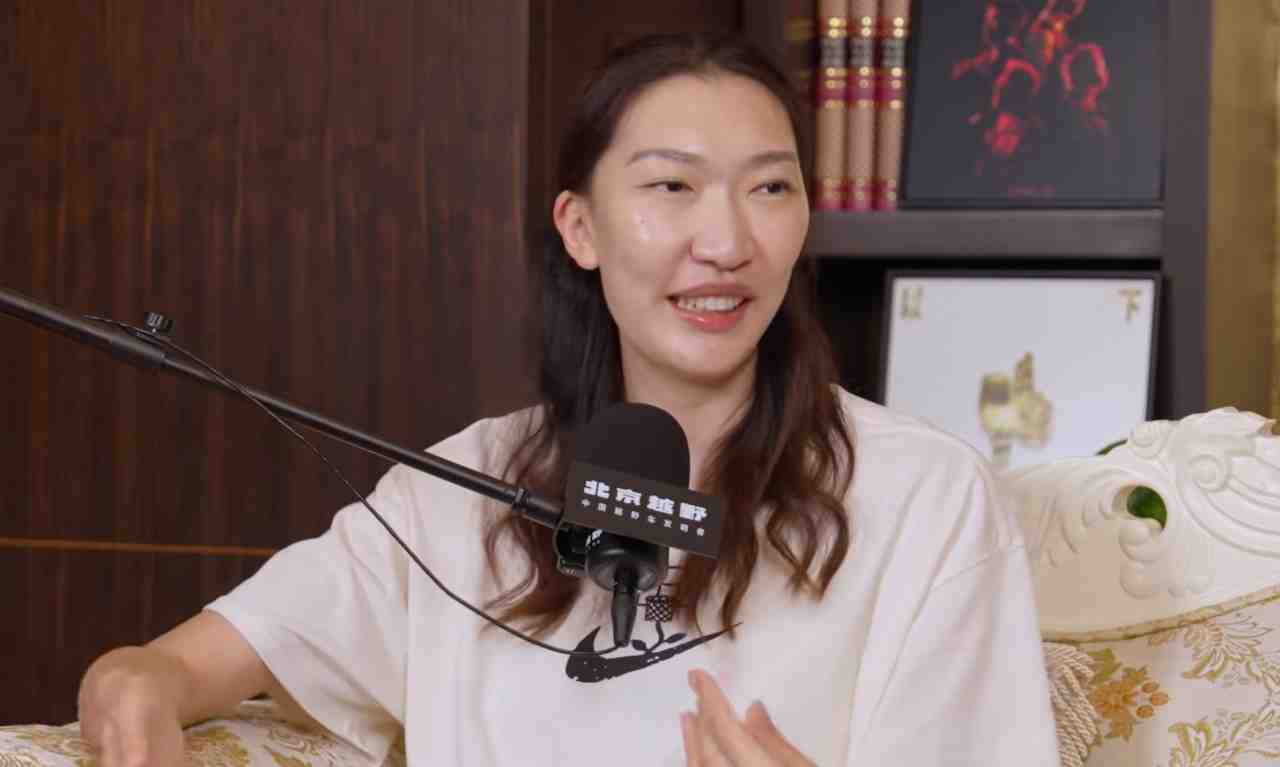韩旭:感觉男篮球员英语更好 他们更放得开学垃圾话就融入进去了